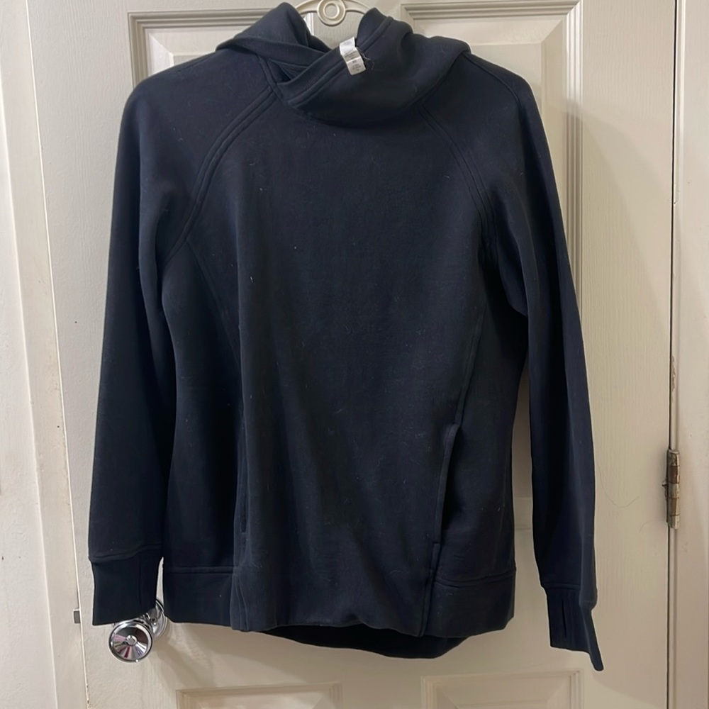 LULULEMON criss cross neck size 6 hoodie